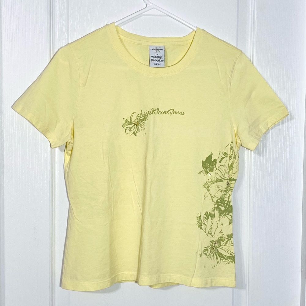 Y2K Calvin Klein Sequin Floral Graphic Cropped Tee HONG KONG MADE Vintage Yellow